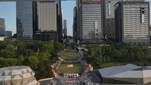 男星头发大变样，背后故事揭秘引发热议