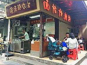 从镜头到私下：关晓彤的真实日常与公众形象的落差